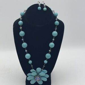 VINTAGE Dyed howlite FAUX TURQUOISE RHINESTONE FLOWER NECKLACE EARRINGS SET BLUE